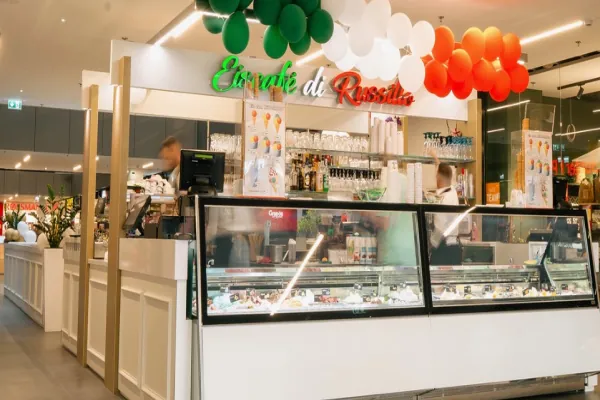 Eistheke des Eiscafé di Russillo im Forum Steglitz